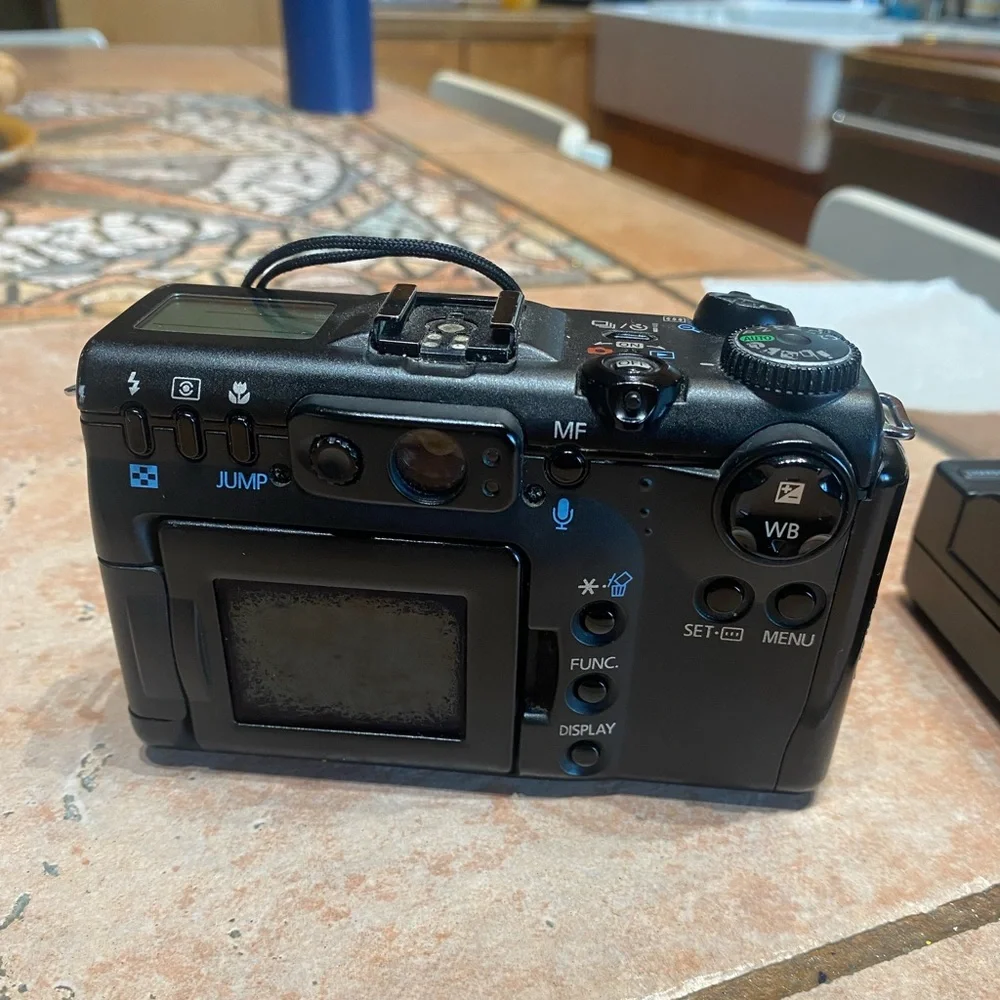 Canon power shot g5 camera